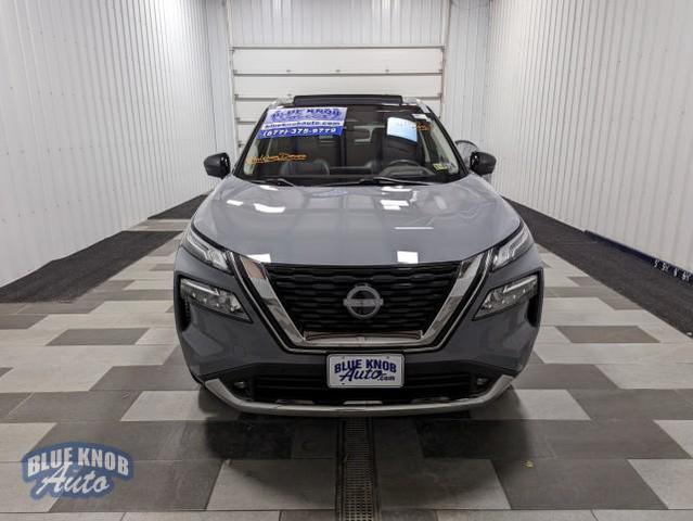 Photo of 2022 Boulder Gray Pearl/Super Black Nissan Rogue