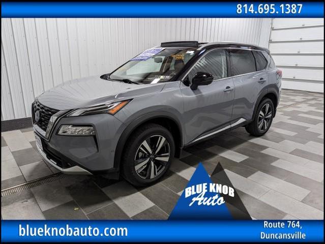 Photo of 2022 Boulder Gray Pearl/Super Black Nissan Rogue