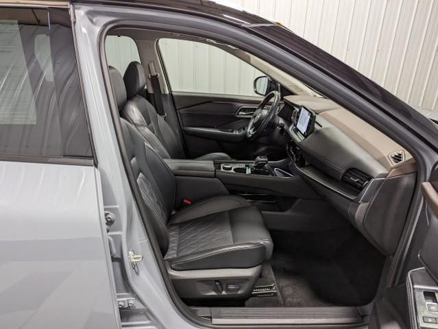 Photo of 2022 Boulder Gray Pearl/Super Black Nissan Rogue