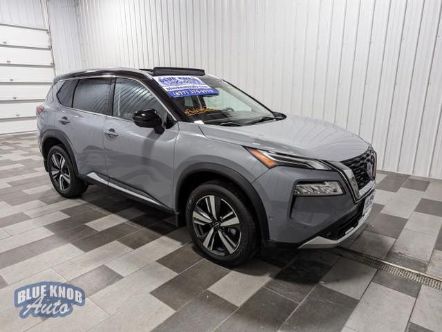 Photo of 2022 Boulder Gray Pearl/Super Black Nissan Rogue