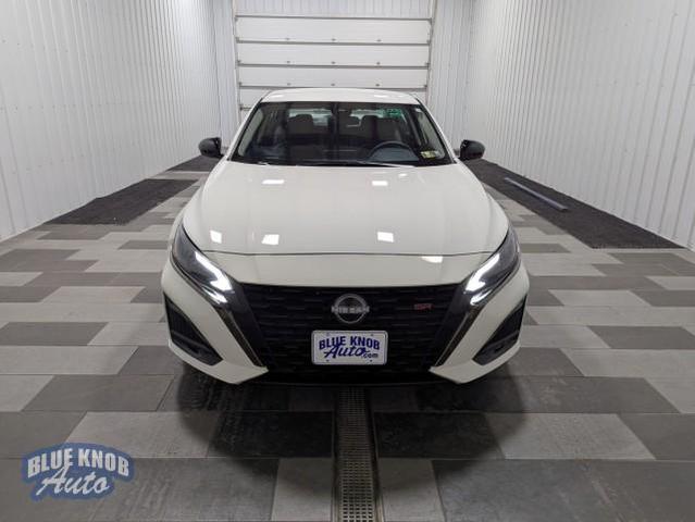 Photo of 2024 Glacier White Nissan Altima