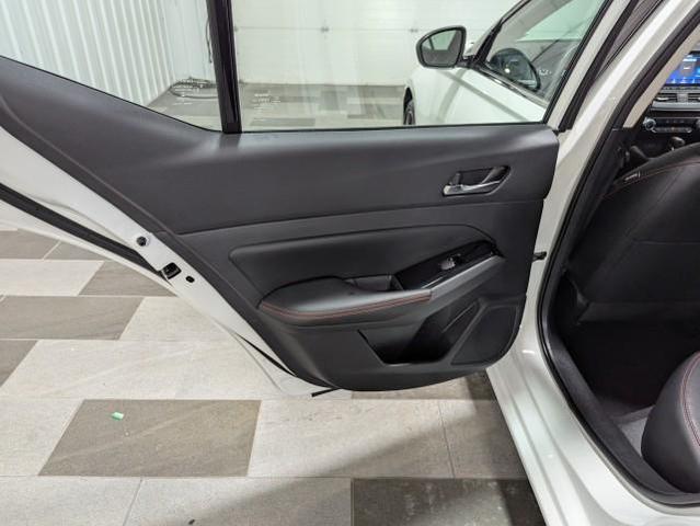 Photo of 2024 Glacier White Nissan Altima