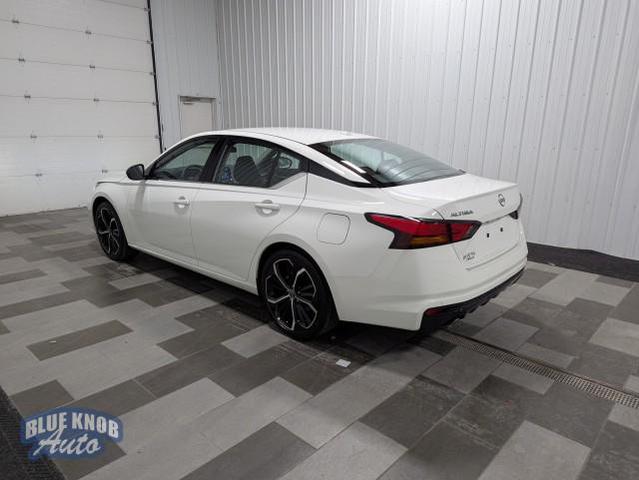 Photo of 2024 Glacier White Nissan Altima