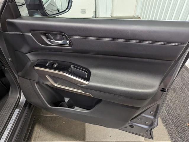 Photo of 2024 Gun Metallic Nissan Pathfinder