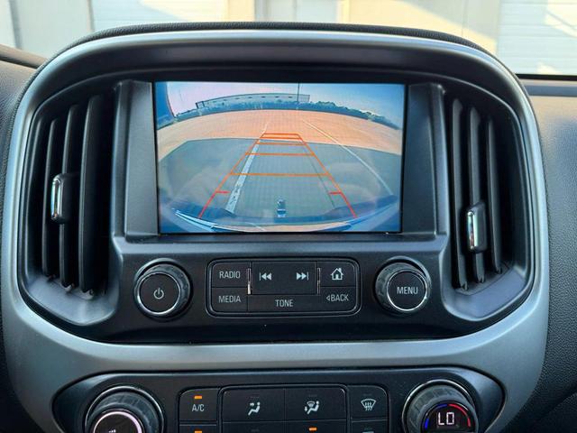 Photo of 2017 Summit White Chevrolet Colorado