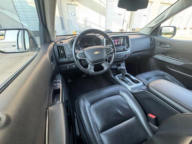 Photo of 2017 Summit White Chevrolet Colorado