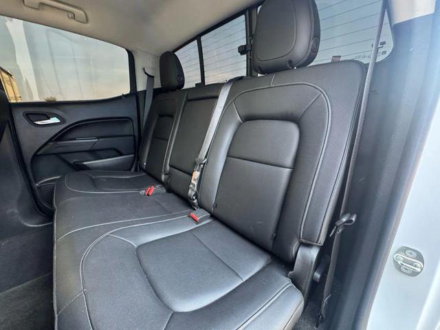 Photo of 2017 Summit White Chevrolet Colorado