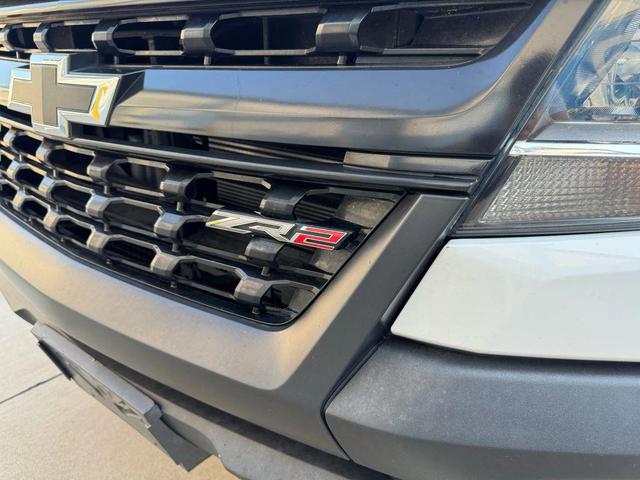 Photo of 2017 Summit White Chevrolet Colorado
