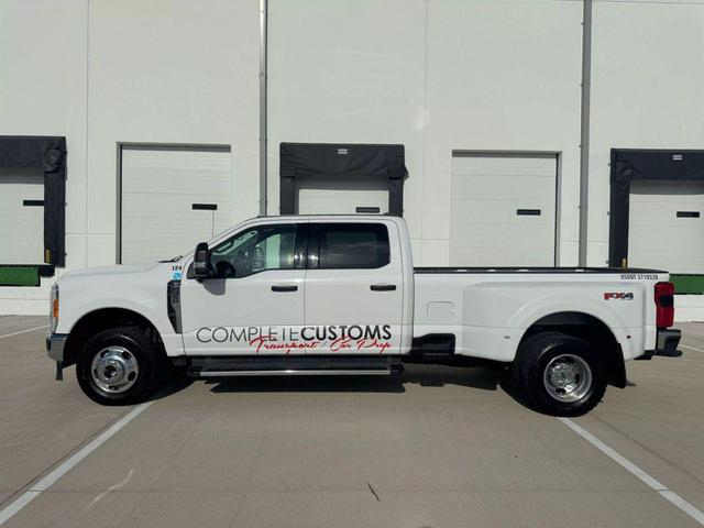 Photo of 2023 Oxford White Ford F-350