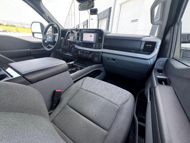 Photo of 2023 Oxford White Ford F-350