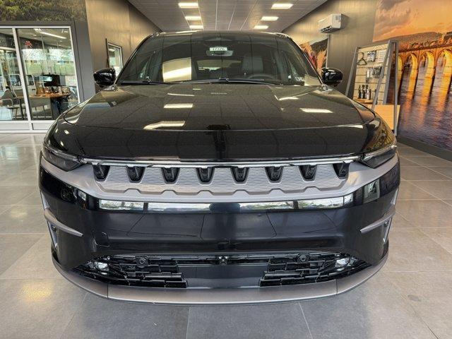 Photo of 2025 Diamond Black Jeep Wagoneer S