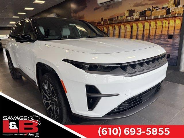 Photo of 2025 Bright White Clearcoat Jeep Wagoneer S