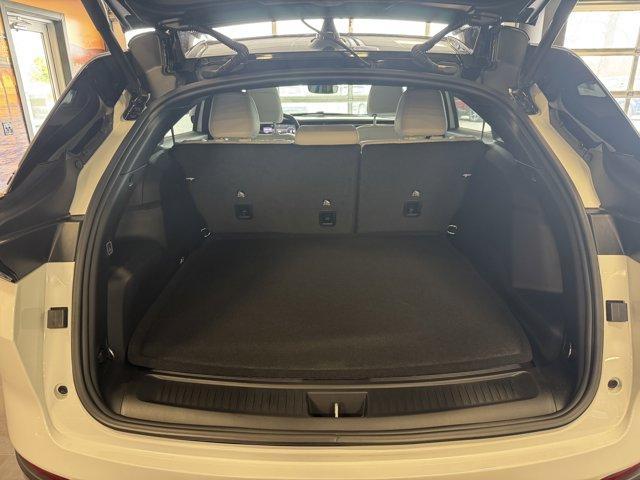 Photo of 2025 Bright White Clearcoat Jeep Wagoneer S