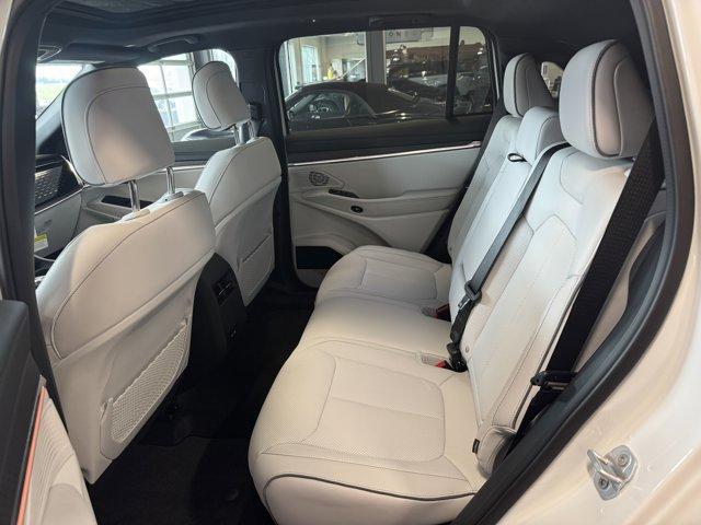 Photo of 2025 Bright White Clearcoat Jeep Wagoneer S
