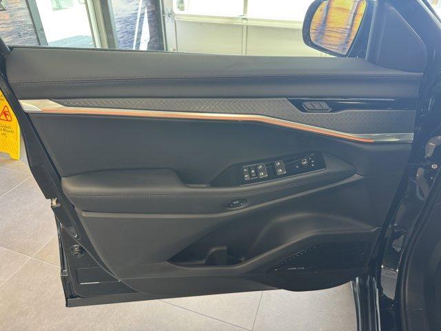 Photo of 2025 Diamond Black Jeep Wagoneer S