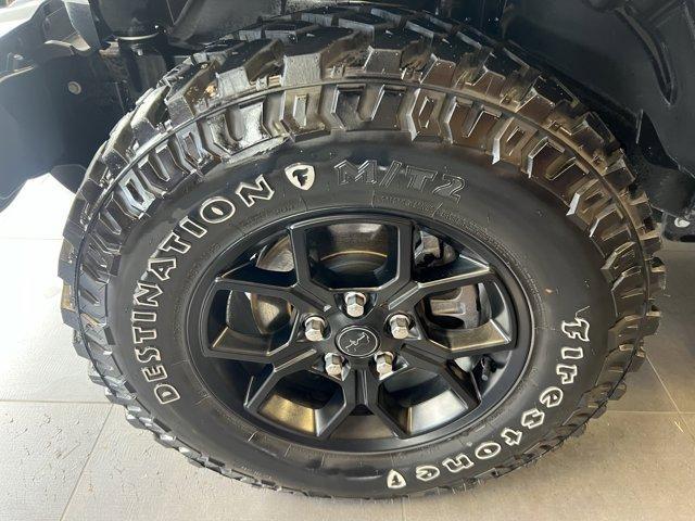Photo of 2024 Bright White Clearcoat Jeep Gladiator