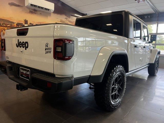 Photo of 2024 Bright White Clearcoat Jeep Gladiator
