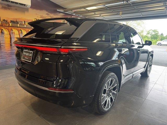 Photo of 2025 Diamond Black Jeep Wagoneer S