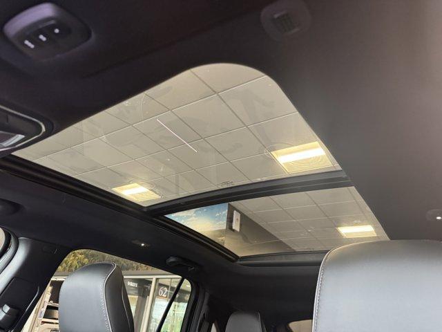 Photo of 2025 Diamond Black Jeep Wagoneer S