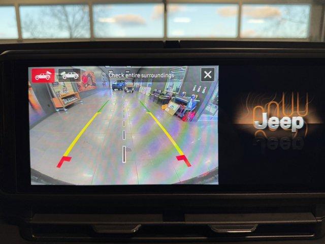 Photo of 2025 Bright White Clearcoat Jeep Wrangler