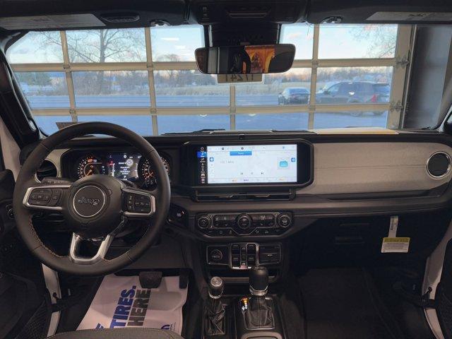 Photo of 2025 Bright White Clearcoat Jeep Wrangler
