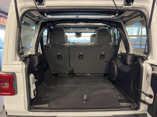 Photo of 2025 Bright White Clearcoat Jeep Wrangler