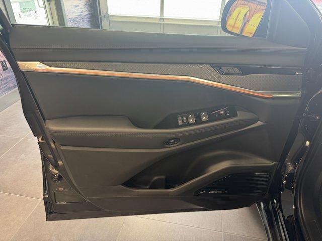 Photo of 2025 Diamond Black Jeep Wagoneer S