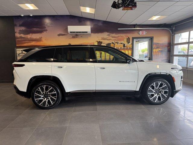 Photo of 2025 Bright White Clearcoat Jeep Wagoneer S