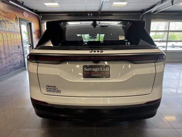 Photo of 2025 Bright White Clearcoat Jeep Wagoneer S