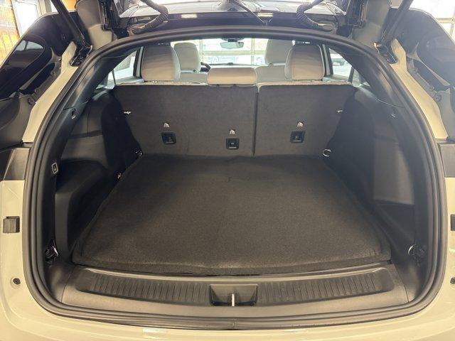 Photo of 2025 Bright White Clearcoat Jeep Wagoneer S