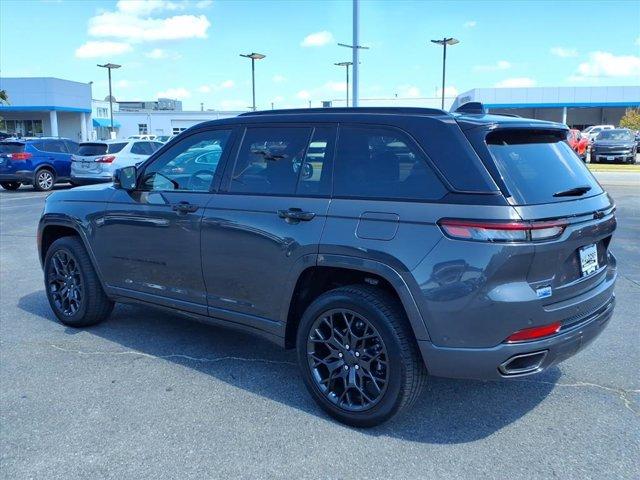 Photo of 2025 Baltic Gray Metallic Clearcoat Jeep Grand Cherokee