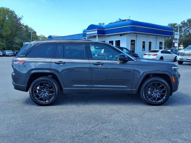 Photo of 2025 Baltic Gray Metallic Clearcoat Jeep Grand Cherokee