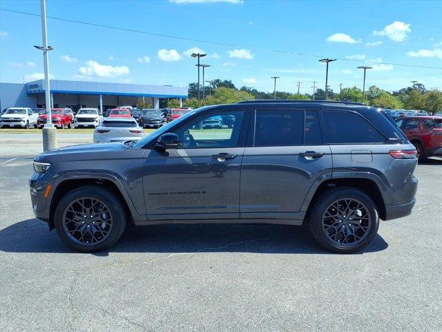 Photo of 2025 Baltic Gray Metallic Clearcoat Jeep Grand Cherokee