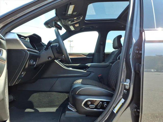Photo of 2025 Baltic Gray Metallic Clearcoat Jeep Grand Cherokee
