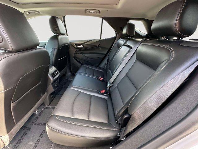Photo of 2021 Silver Ice Metallic Chevrolet Equinox