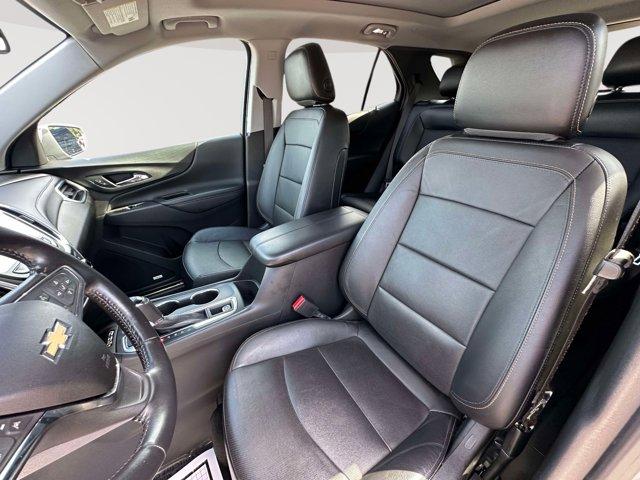 Photo of 2021 Silver Ice Metallic Chevrolet Equinox