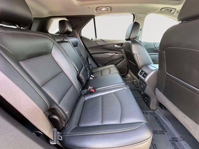 Photo of 2021 Silver Ice Metallic Chevrolet Equinox