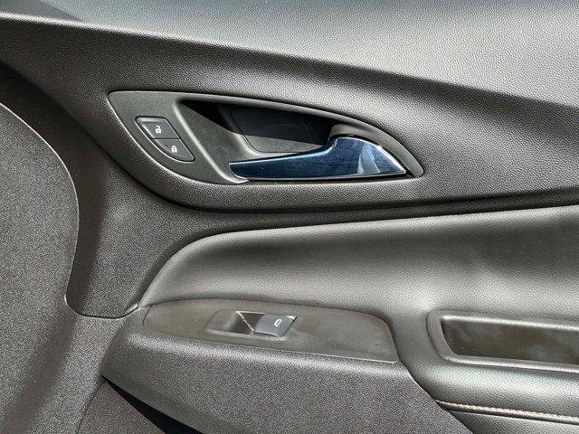 Photo of 2021 Silver Ice Metallic Chevrolet Equinox