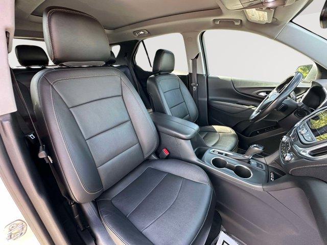 Photo of 2021 Silver Ice Metallic Chevrolet Equinox