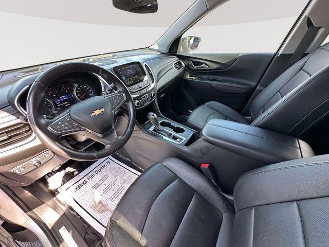 Photo of 2021 Silver Ice Metallic Chevrolet Equinox
