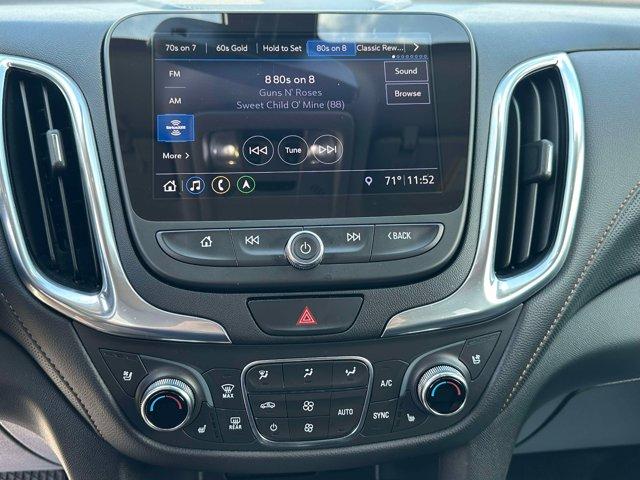 Photo of 2021 Silver Ice Metallic Chevrolet Equinox