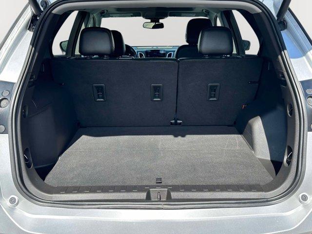 Photo of 2021 Silver Ice Metallic Chevrolet Equinox