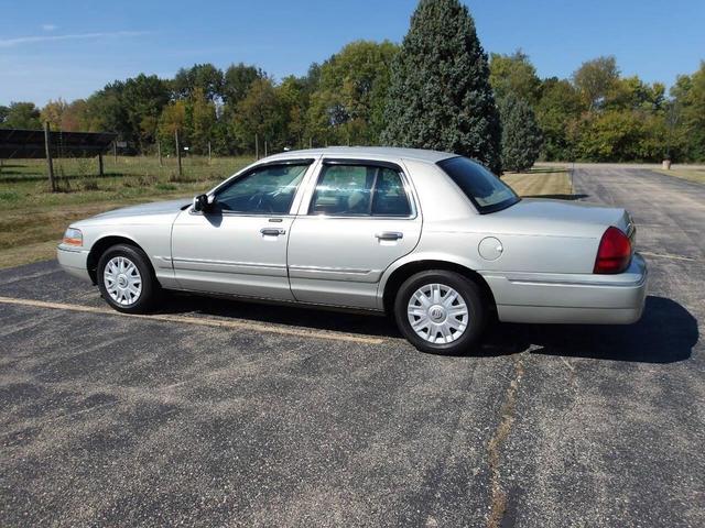 Photo of 2005 Tan Mercury Grand Marquis