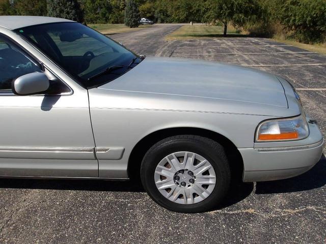 Photo of 2005 Tan Mercury Grand Marquis