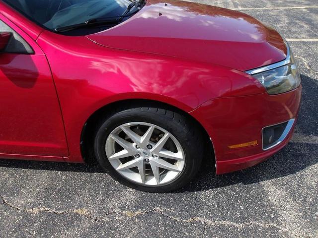 Photo of 2012 Maroon Ford Fusion