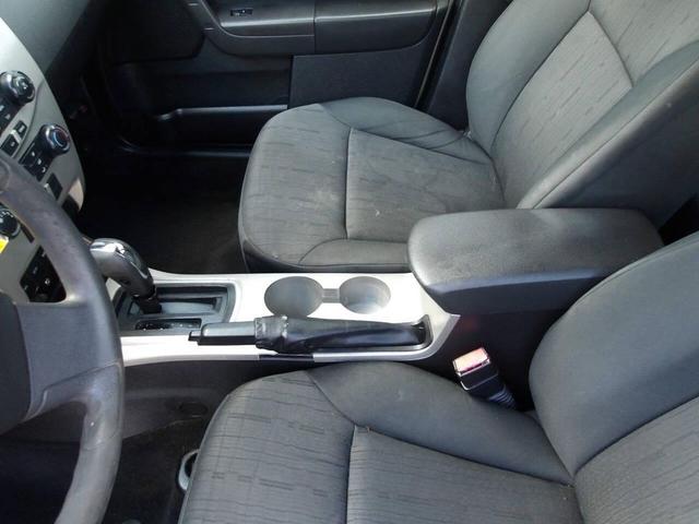 Photo of 2010 Green Ford Focus