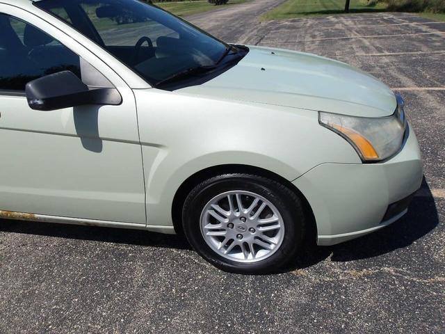 Photo of 2010 Green Ford Focus