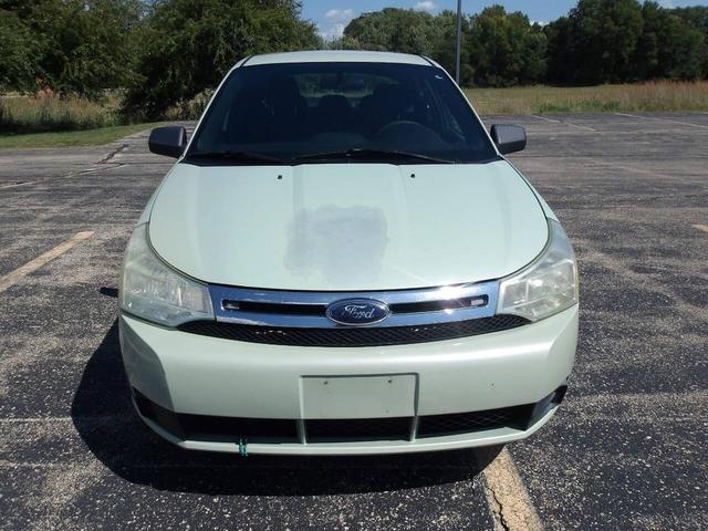 Photo of 2010 Green Ford Focus