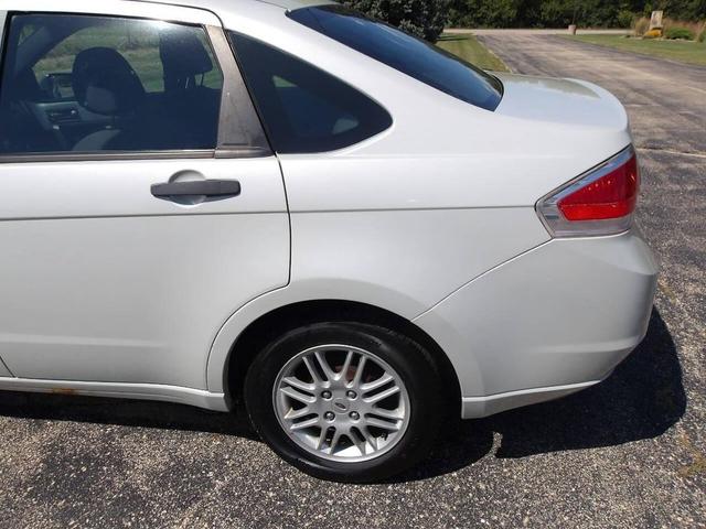 Photo of 2010 Green Ford Focus