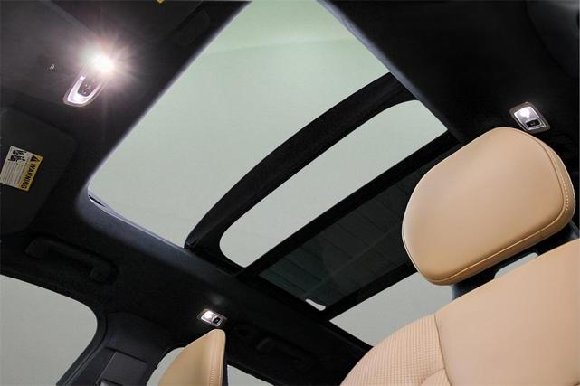 Photo of 2021 Crystal White Metallic Volvo XC90 Recharge Plug-In Hybrid